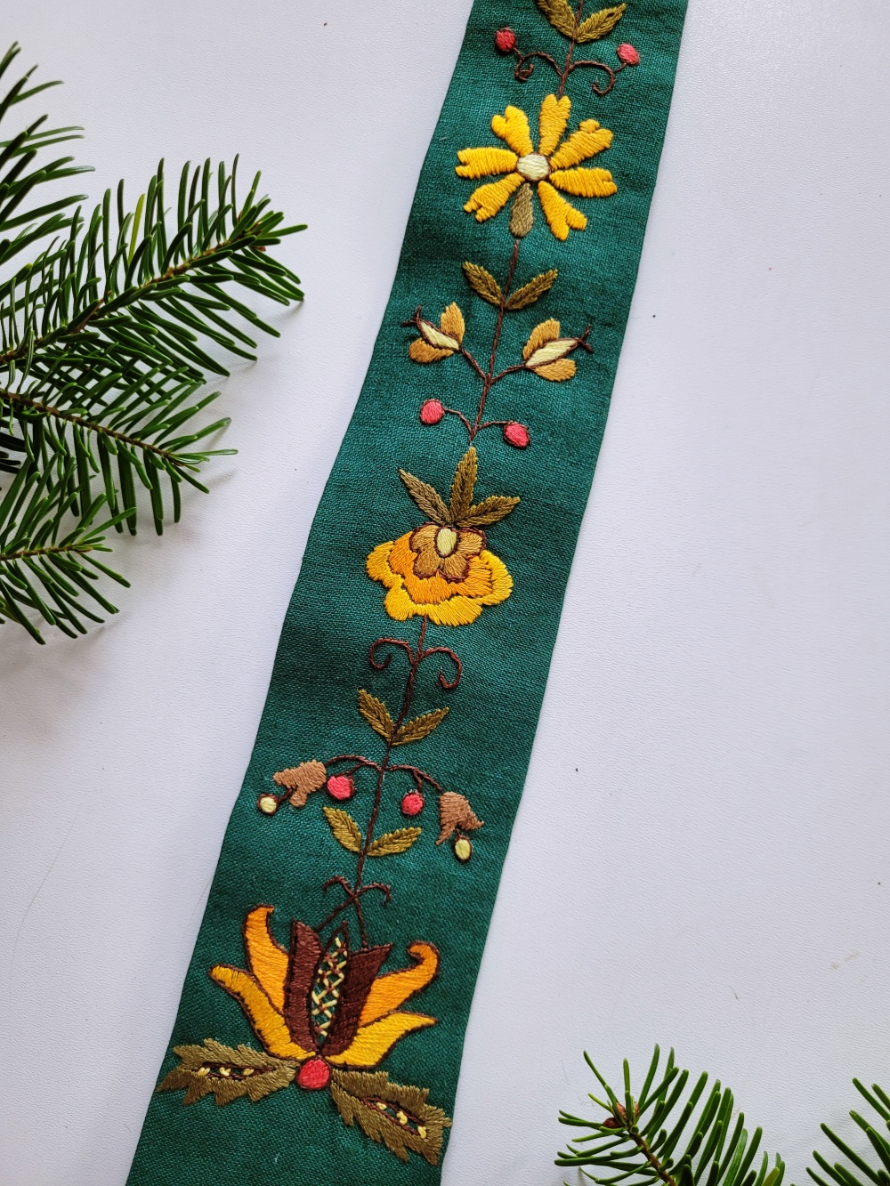 Krawat lnainy zielony borowiacki haft 2 Krawat lnainy zielony borowiacki haft