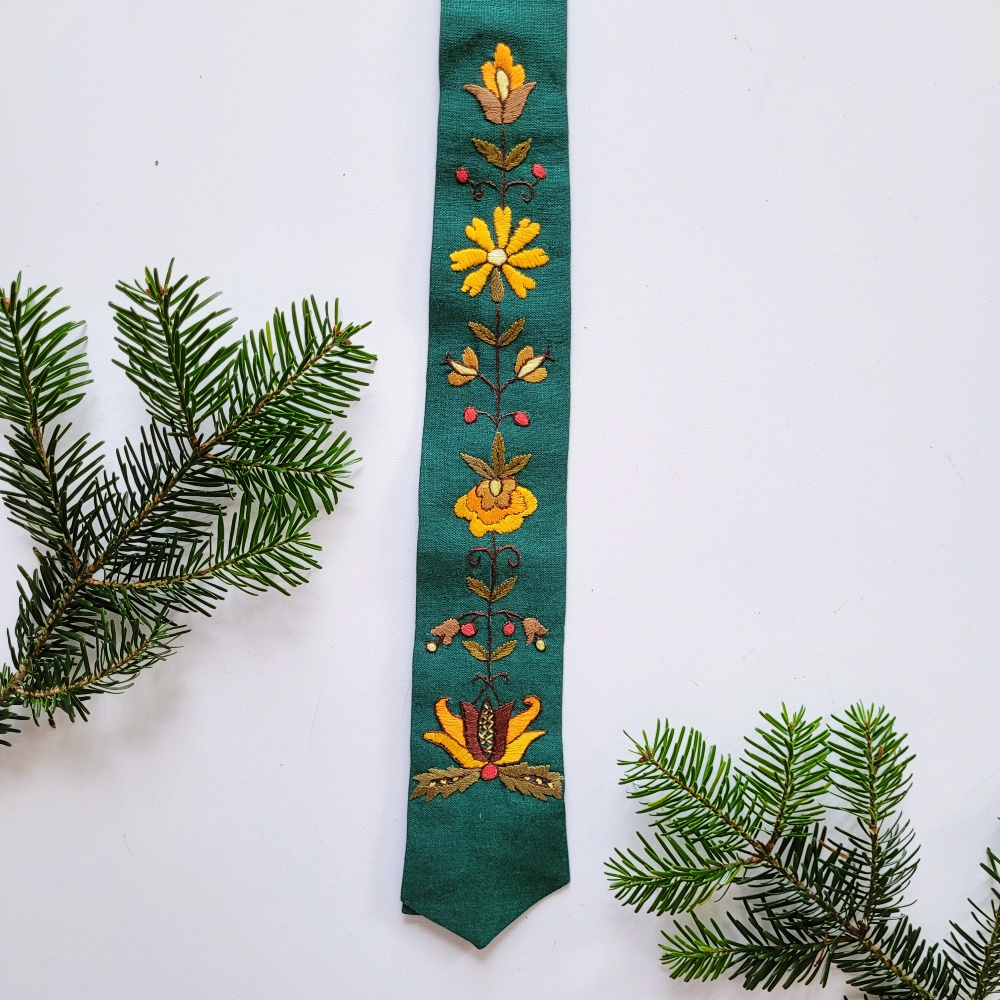 Krawat lnainy zielony borowiacki haft Krawat lnainy zielony borowiacki haft