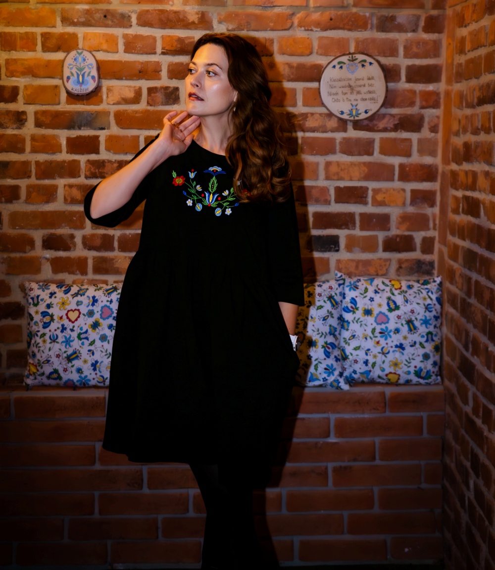 Sukienka czarna dzianina 4 Sukienka czarna dzianina