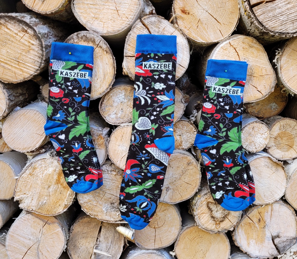 Strefle kaszubskie - wdzydze 1 Stręfle kaszubskie – wdzydze KASZËBË Rozmiar: 39-42
