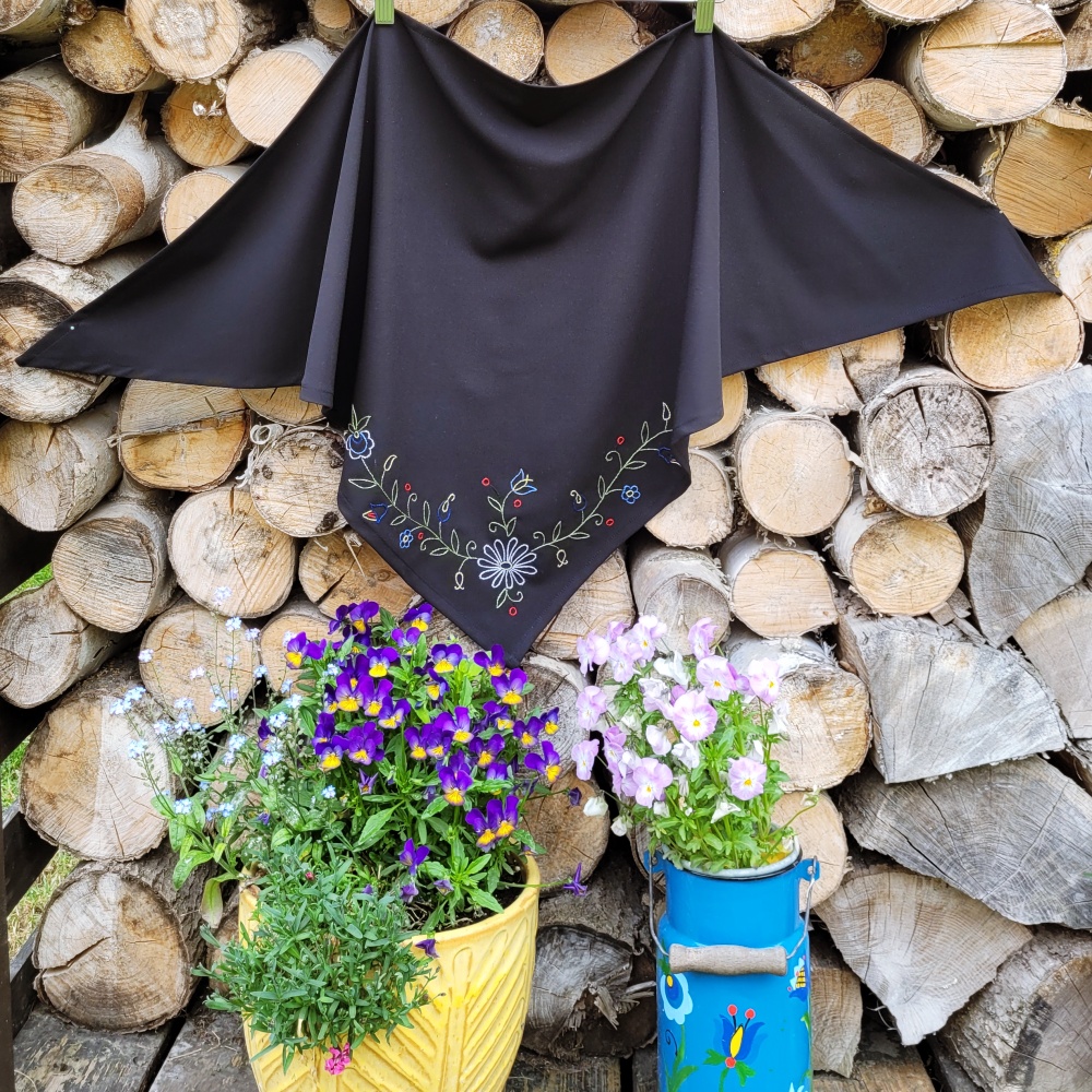 Chusta czarna 2 Chusta czarna