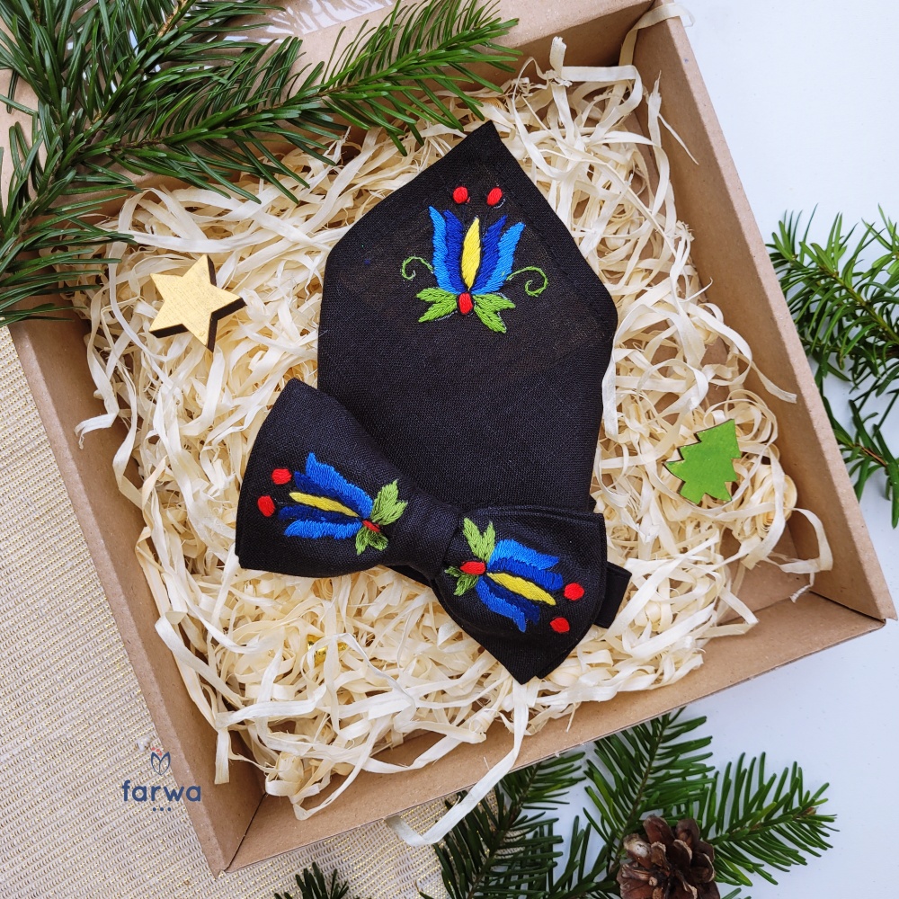 Muszka & Poszetka CzarnyLen Zestaw: Muszka i Poszetka Lniana z Haftem Ręcznym – czarny