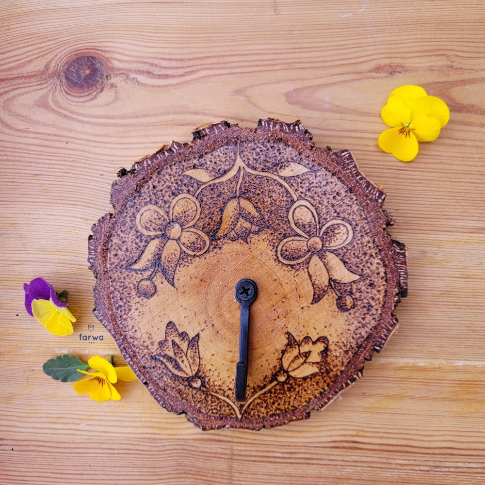 Wieszak wypalony - plaster drewna Wieszak wypalony plaster drewna