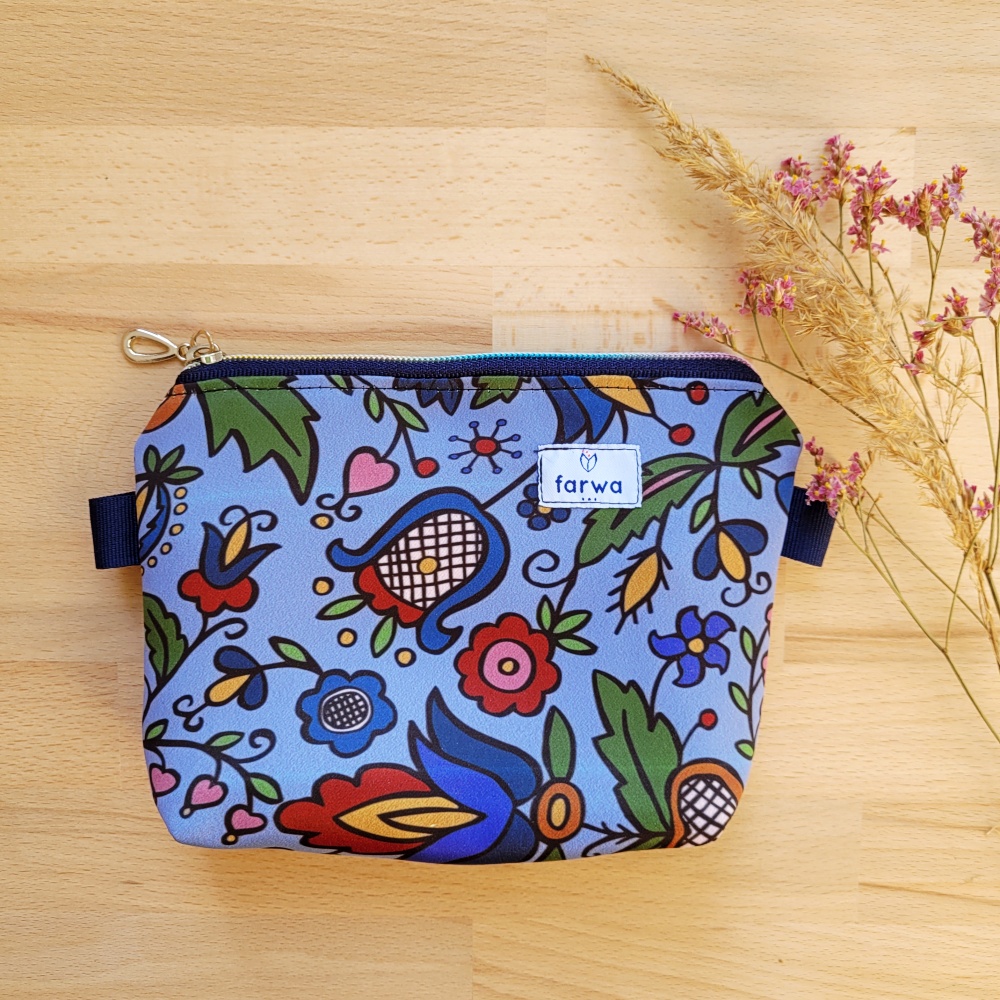 Kosmetyczka mała haft wdzydzki niebieska Kosmetyczka mała – haft wdzydzki