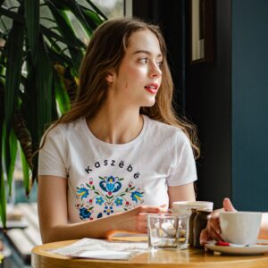 Koszulka Kaszebe biala damska x