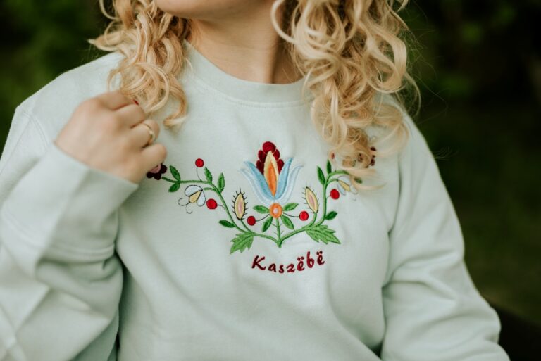 bluza dresowa z haftem kaszubskim